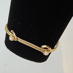 STAR BRAND Vintage 7"L Faux Pearl & Goldtone Bracelet
